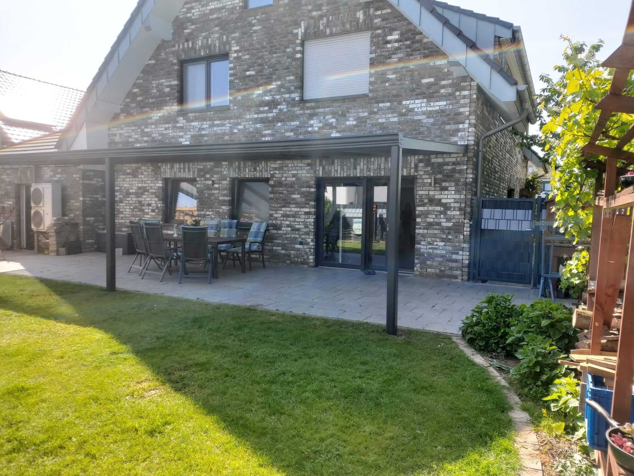 Terrasse mit ueberdachung